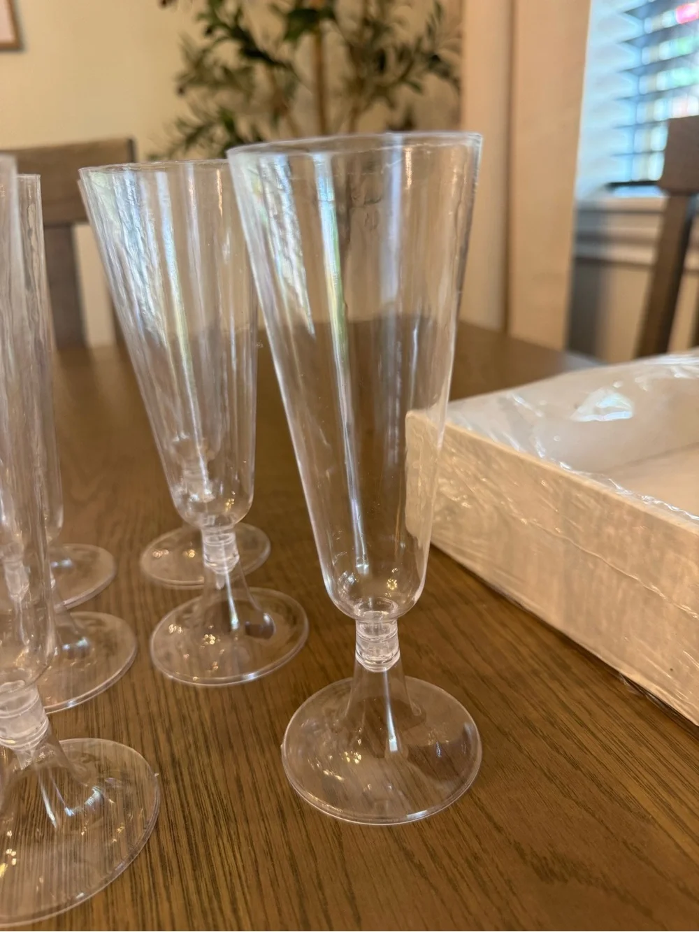 12 Plastic Champagne Flutes